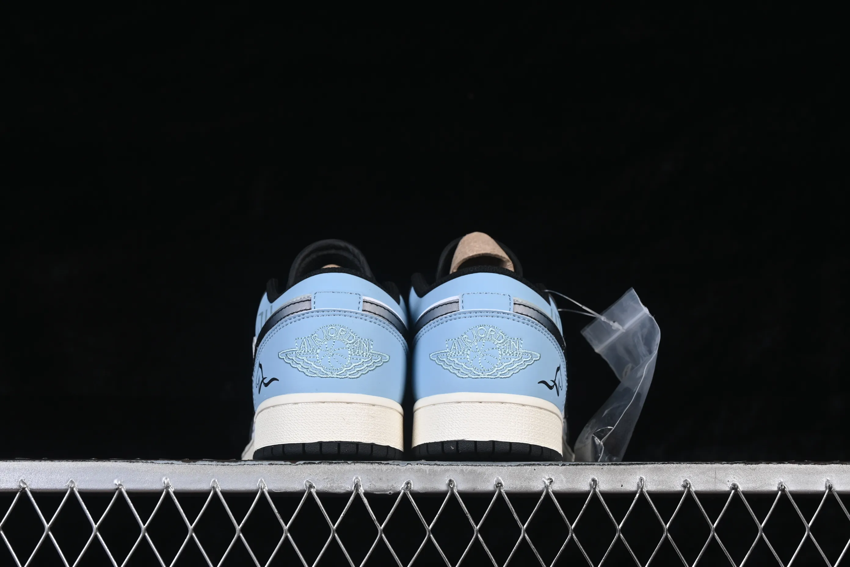 All categories Air Jordan Jordan series basketball shoes Air Jordan 1 Low Air Jordan 1 Low AJ1 Joe 1 Year of the Horse limited low-top cultural casual sneakers 553560-081